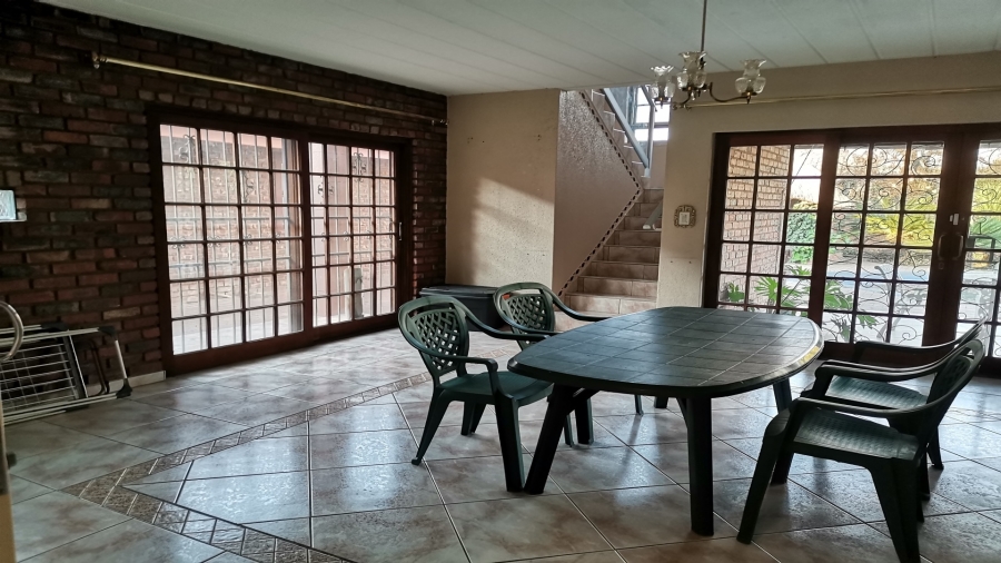 5 Bedroom Property for Sale in Miederpark North West